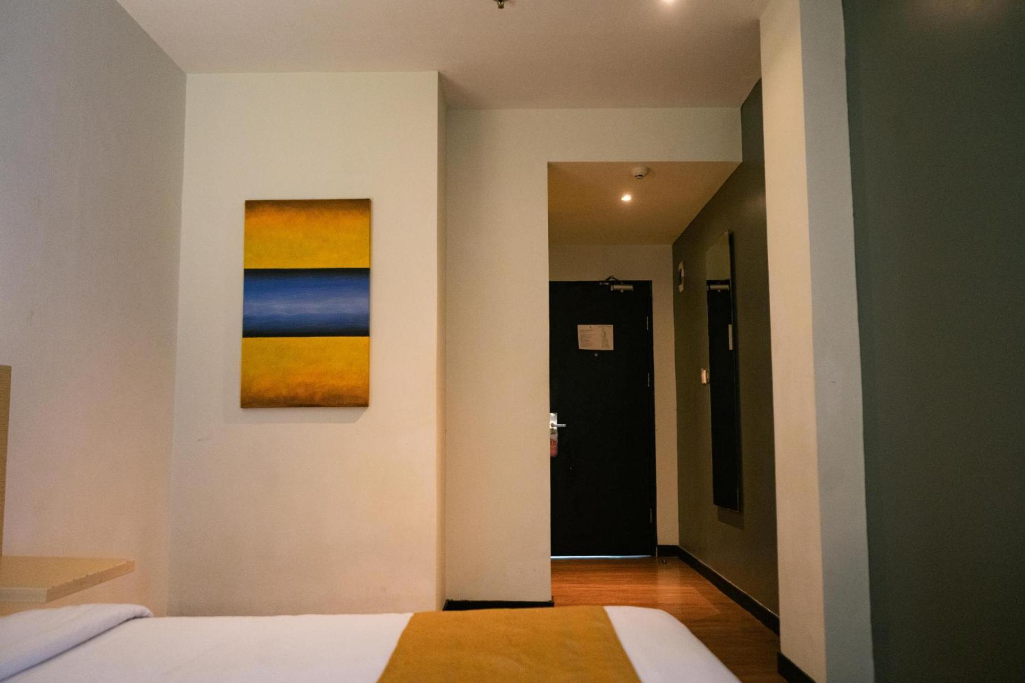 Yunna Hotel Lampung Бандар-Лампунг Экстерьер фото