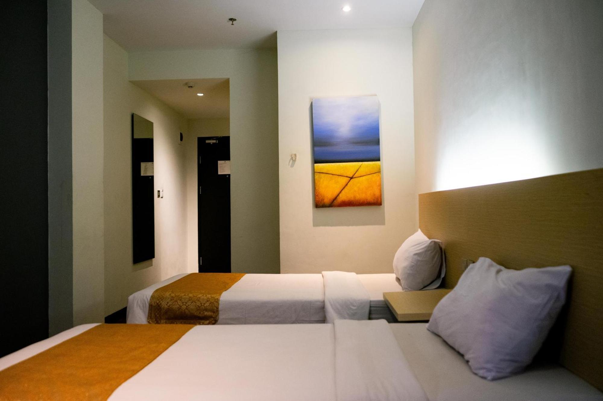 Yunna Hotel Lampung Бандар-Лампунг Экстерьер фото